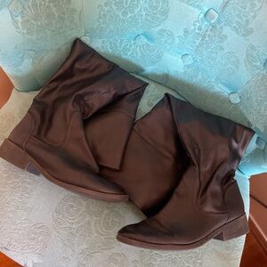 Maurices knee high boots. Size 10.